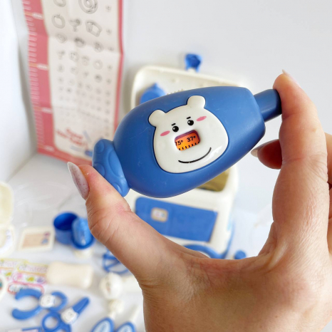 Набір лікаря у блакитній валізі-машинці з світловими ефектами HZ 889 B - 2