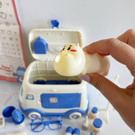 Набір лікаря у блакитній валізі-машинці з світловими ефектами HZ 889 B - 2