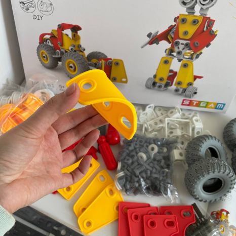 Конструктор 6в1 на 196 элементов, инструменты, пластиковые и резиновые детали, J 7718