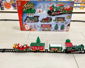 Новогодний экспресс железная дорога Marry Christmas Train (локомотив, 3 вагона, звук, свет) JHX6639