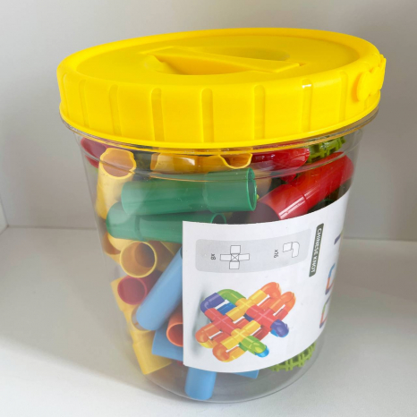 Детский конструктор трубочки в пластиковом ведре (колбе) на 76 деталей, JX688-246