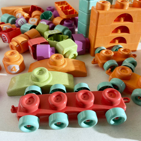 Пластиковый блочный конструктор с крупными деталями в ведре JX6885-6889