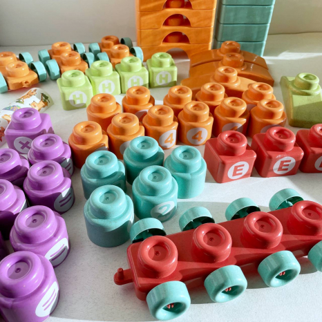 Пластиковый блочный конструктор с крупными деталями в ведре JX6885-6889