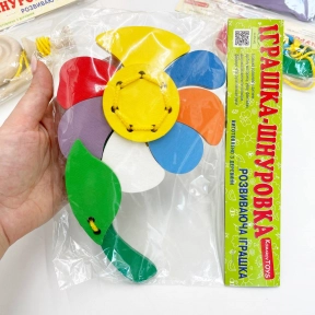 Дерев'яна шнурівка Квітка, KomarovToys К122
