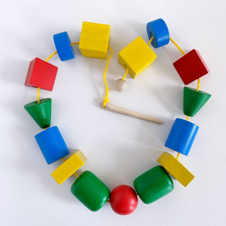 Деревянная игрушка Шнуровка бусы Макси, Komarovtoys К124