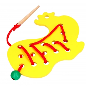 Деревянная шнуровка Петушок, KomarovToys К139