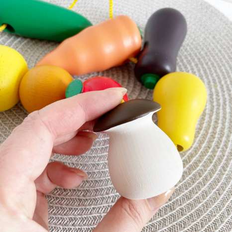 Дерев'яна Шнурівка Фрукти та овочі, ТМ KomarovToys К 141