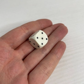 Кубик гральний пластиковий