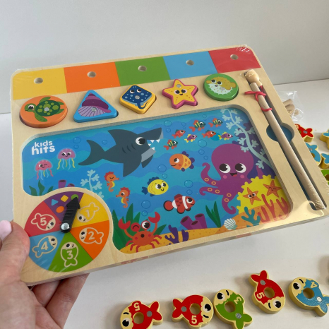 Дерев'яна розвиваюча іграшка - сортер з магнітною риболовлею та геометричними фігурами KidsHits KH20/070