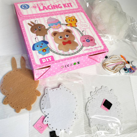 Пошей сам брелочки фетровые 3 шт, заготовки, нити, 2 пластиковые иглы, наполнитель: вата, глаза, цеп