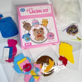 Пошей сам брелочки фетровые 6 шт, заготовки, нити, 2 пластиковые иглы, наполнитель: вата, глаза, цеп