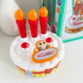 Ігровий набір Святковий тортик (свічки, декор, світлові та звукові ефекти)