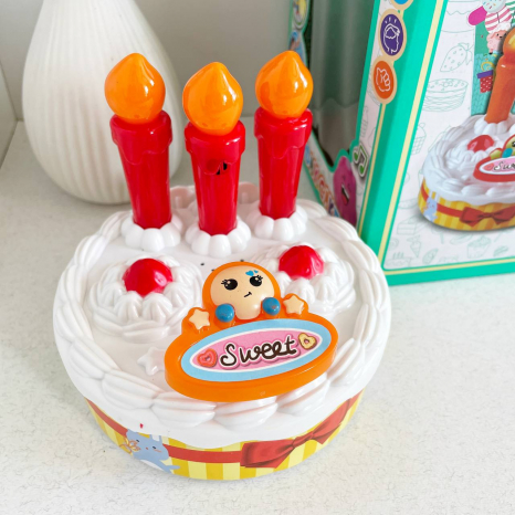 Ігровий набір Святковий тортик (свічки, декор, світлові та звукові ефекти)