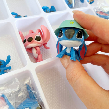 Адвент-календар з героями Stitch , фігурки героїв, 24 віконця LZMH 002