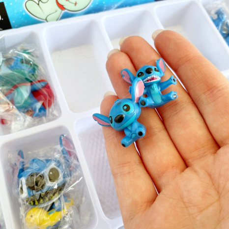 Адвент-календар з героями Stitch , фігурки героїв, 24 віконця LZMH 002
