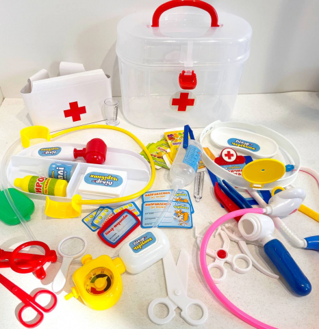 Набор доктора стетоскоп, шприц, очки, 36 предметов в чемодане M 0461 U/R