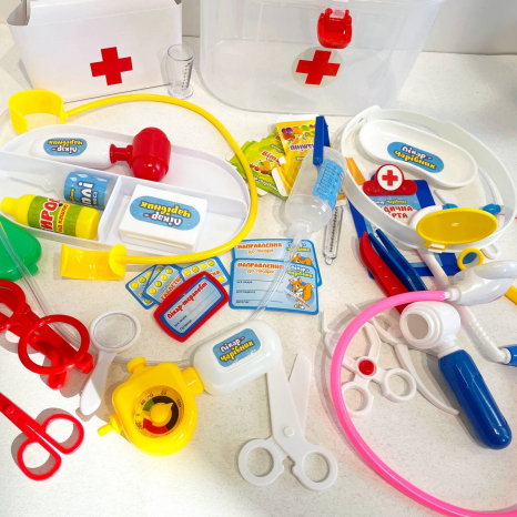 Набор доктора стетоскоп, шприц, очки, 36 предметов в чемодане M 0461 U/R