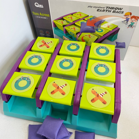 Гра на спритність і увагу "Кинути через" Toss Across (Хрестики-нулики з мішечками)