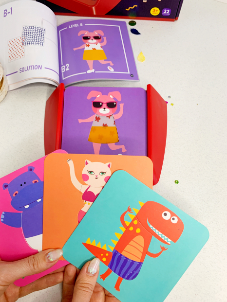 Розвиваюча логічна гра на просторове мислення Переодягни тваринок M8A