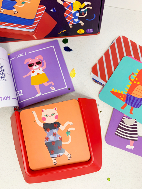 Розвиваюча логічна гра на просторове мислення Переодягни тваринок M8A