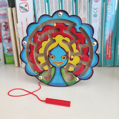 Дерев'яна іграшка Магнітний лабіринт Павич