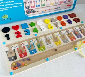 Дерев'яна дошка багатофункціональна 5в1, ігрове поле з магнітнми кульками, цифри, геометричні фігури MD 0812