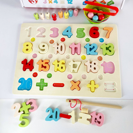 Дерев'яна багатофункціональна математична дошка з цифрами,математичними знаками, магнітною риболовлею MD 0826