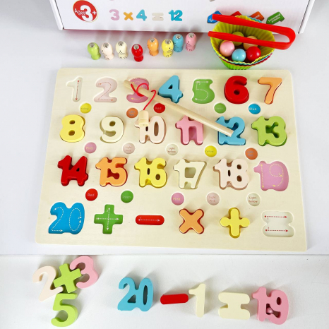 Дерев'яна багатофункціональна математична дошка з цифрами,математичними знаками, магнітною риболовлею MD 0826