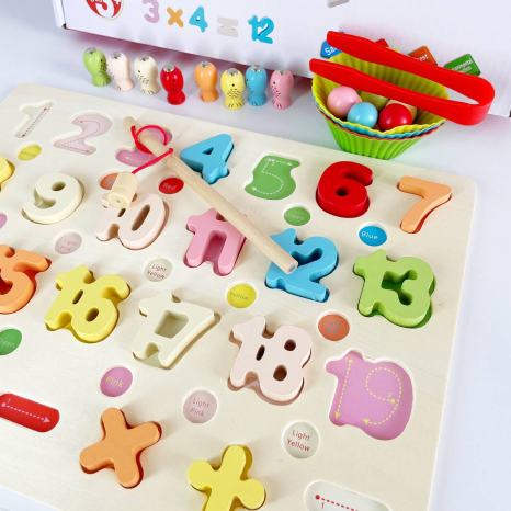 Дерев'яна багатофункціональна математична дошка з цифрами,математичними знаками, магнітною риболовлею MD 0826