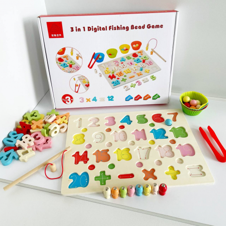 Дерев'яна багатофункціональна математична дошка з цифрами,математичними знаками, магнітною риболовлею MD 0826