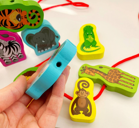 Дерев'яна іграшки шнурівка з крупними деталями MD 1263 тварини Африки