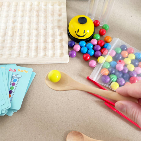 Дерев'яна іграшка на швидкість реакції (мозаїка) із картками, дерев'яними кульками, дзвінком та колбочками