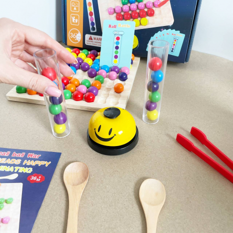 Дерев'яна іграшка на швидкість реакції (мозаїка) із картками, дерев'яними кульками, дзвінком та колбочками