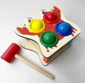 Деревянная игрушка стукачка "Краб" Limo Toy MD 1682B, молоток