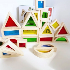 Деревянная игрушка конструктор Городок MD 1705 фигурки с цветными стеклышками, 24 дет.