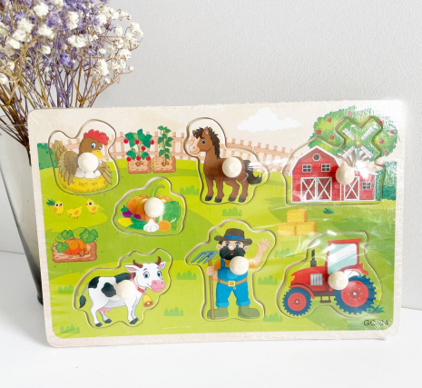 Дерев'яна іграшка рамка-вкладиш з ручками Ферма MD 1864