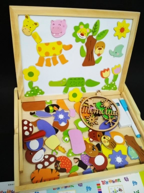 Дерев'яна дощечка для малювання з магнітною мозаїкою 2083В