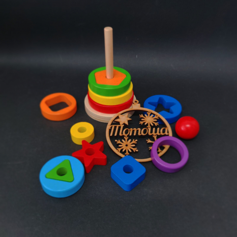 Дерев'яна логічна Пірамідка із геометричними фігурами