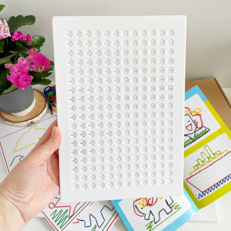 Шнуровальный планшет по методике Монтессори