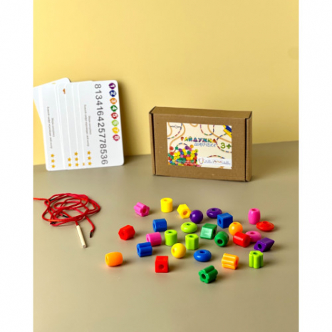 Розвиваюча гра Райдужна шнурівка з картками завданнями