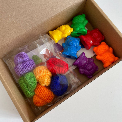 Детская развивающая игра с карточками-заданиями Мишки в шапочках MMT