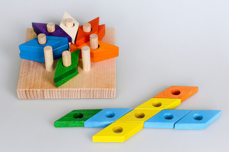 Деревянная игрушка пирамидка - мозаика Цветик - семицветик Тато