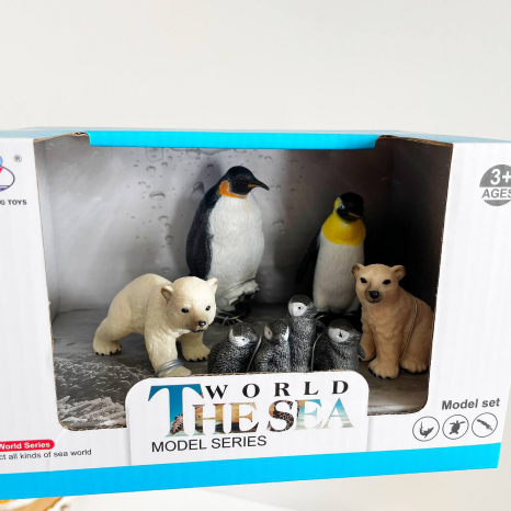 Ігровий набір фігурок Пінгвіни, 3 види (у 2-х видах білі ведмеді). Q9899-P8