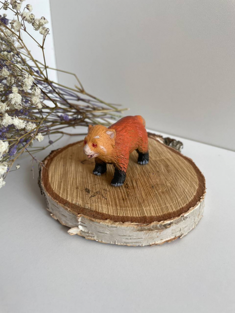 Фигурки животных Красная гималайская панда Q9899-ZJ39