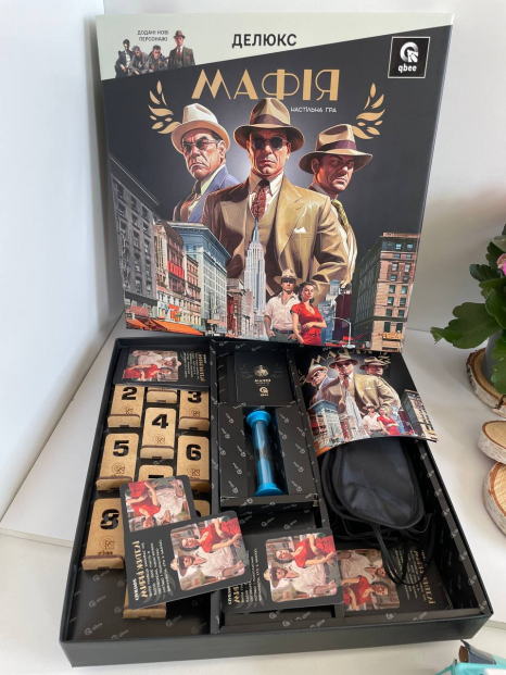 Настольная игра для компании Мафия Делюкс с песочными часами, повязками для глаз, номерками qbee