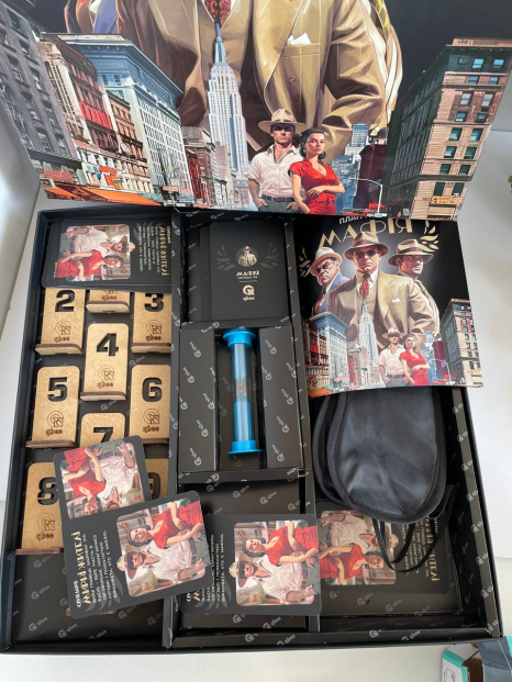 Настольная игра для компании Мафия Делюкс с песочными часами, повязками для глаз, номерками qbee