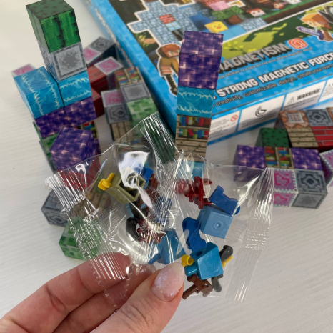 Магнітний конструктор RDF 999  60 елементів, 2 фігурки героїв, довжина ребра кубика 2 см, в коробці