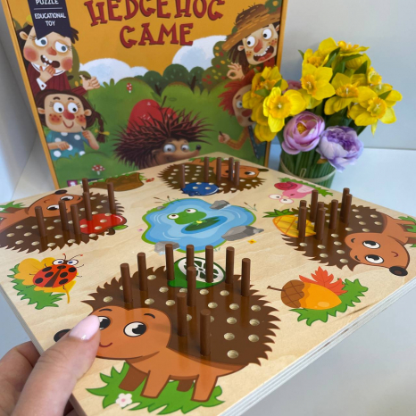 Дитяча настільна гра - сортер Їжачок (гральний кубик, дерев'яні голки)