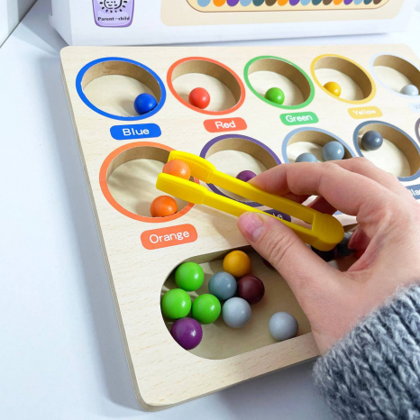 Дерев'яна логічна гра-сортер "Кольорові кульки". С 61683