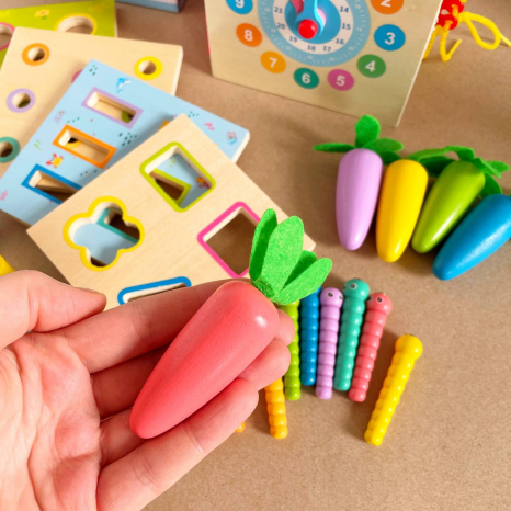 Дерев'яна іграшка багатофункцінальний куб Монтессорі 8 в 1